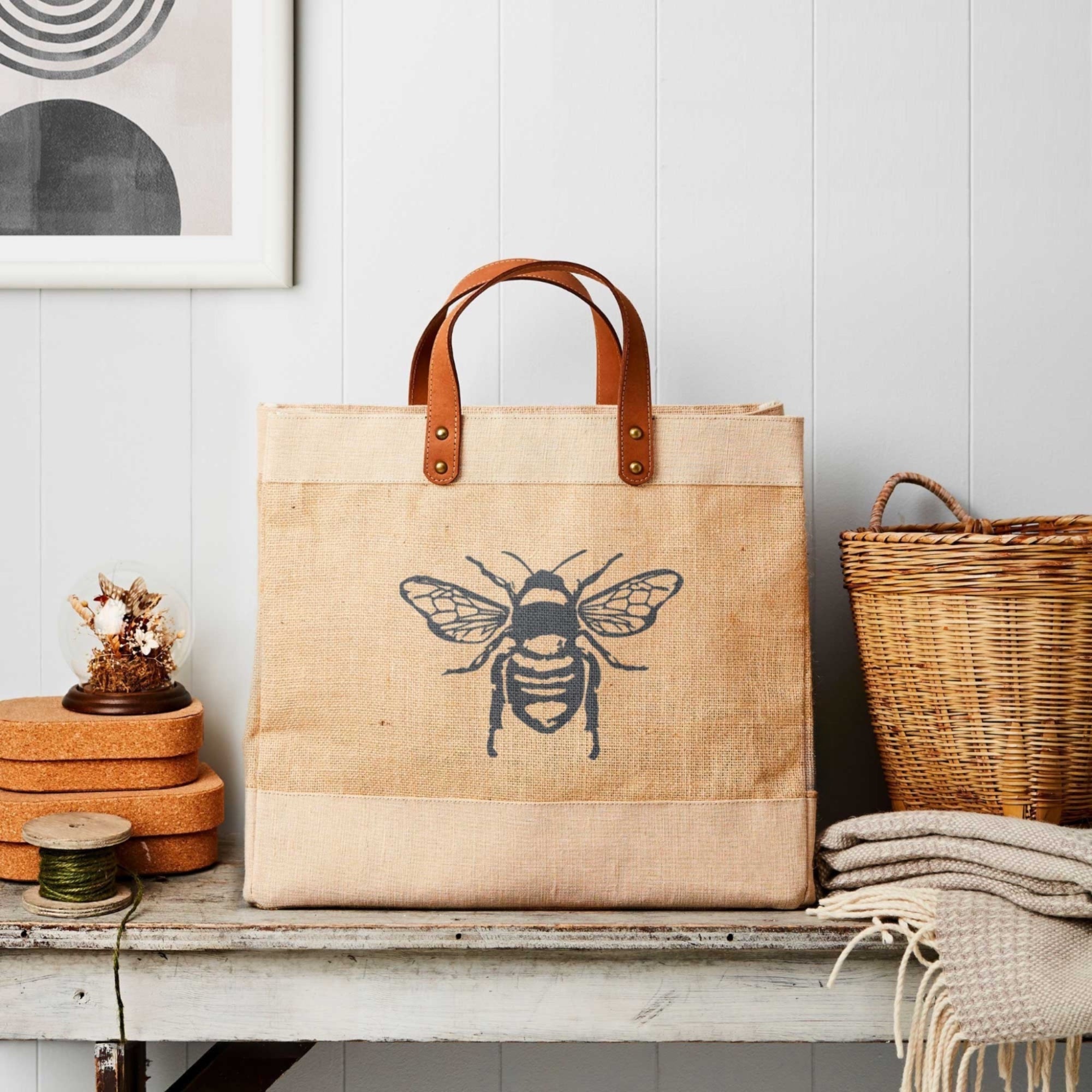 Bee jute bag sale